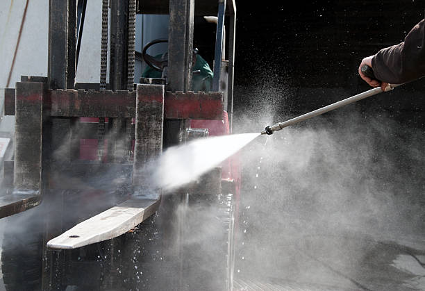 Why Choose Our Certified Pressure Washing Experts for Your Project Needs in Federalsburg, MD?